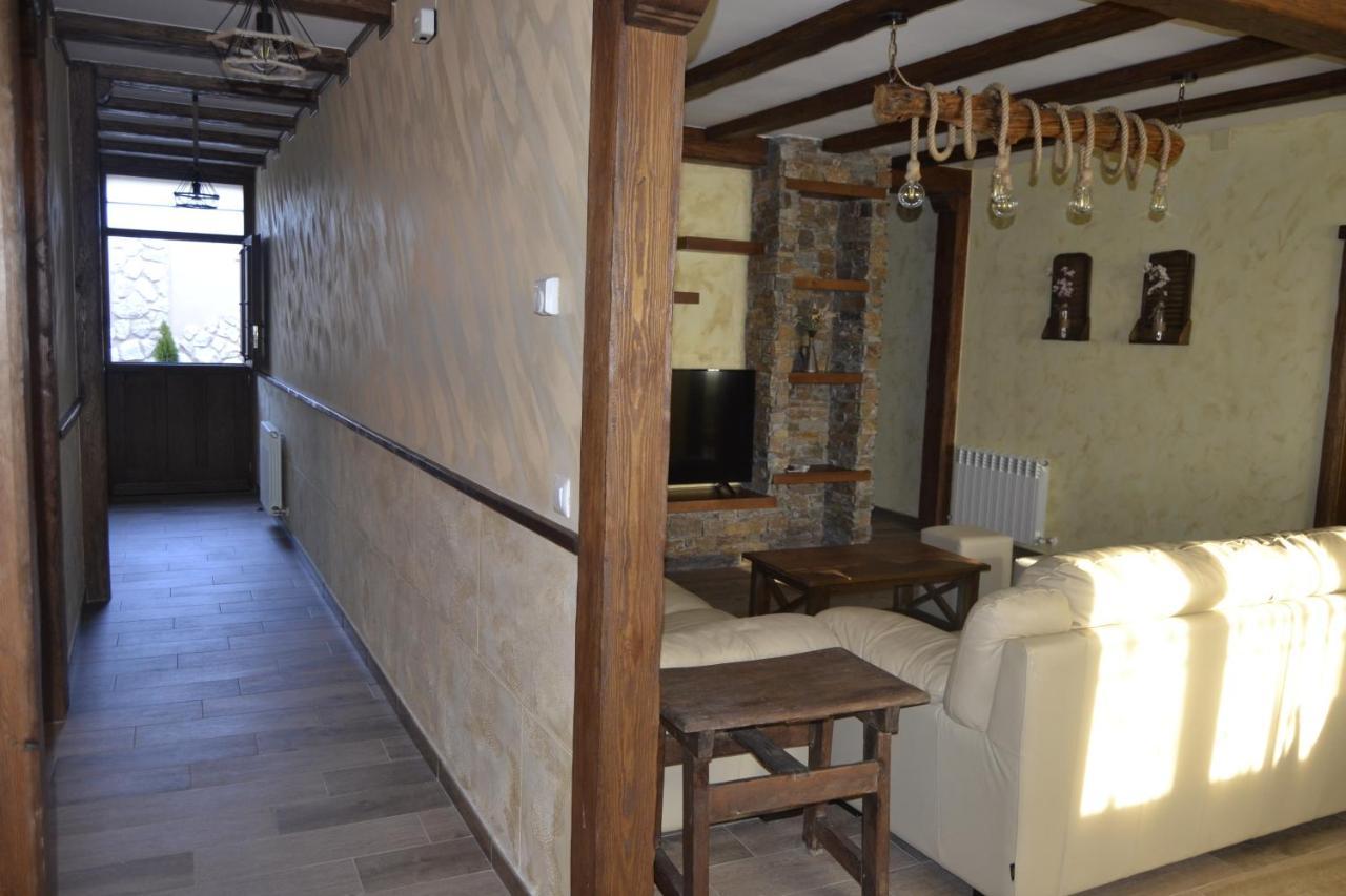 El Capricho De Los Carrascos Juarros de Voltoya Bagian luar foto
