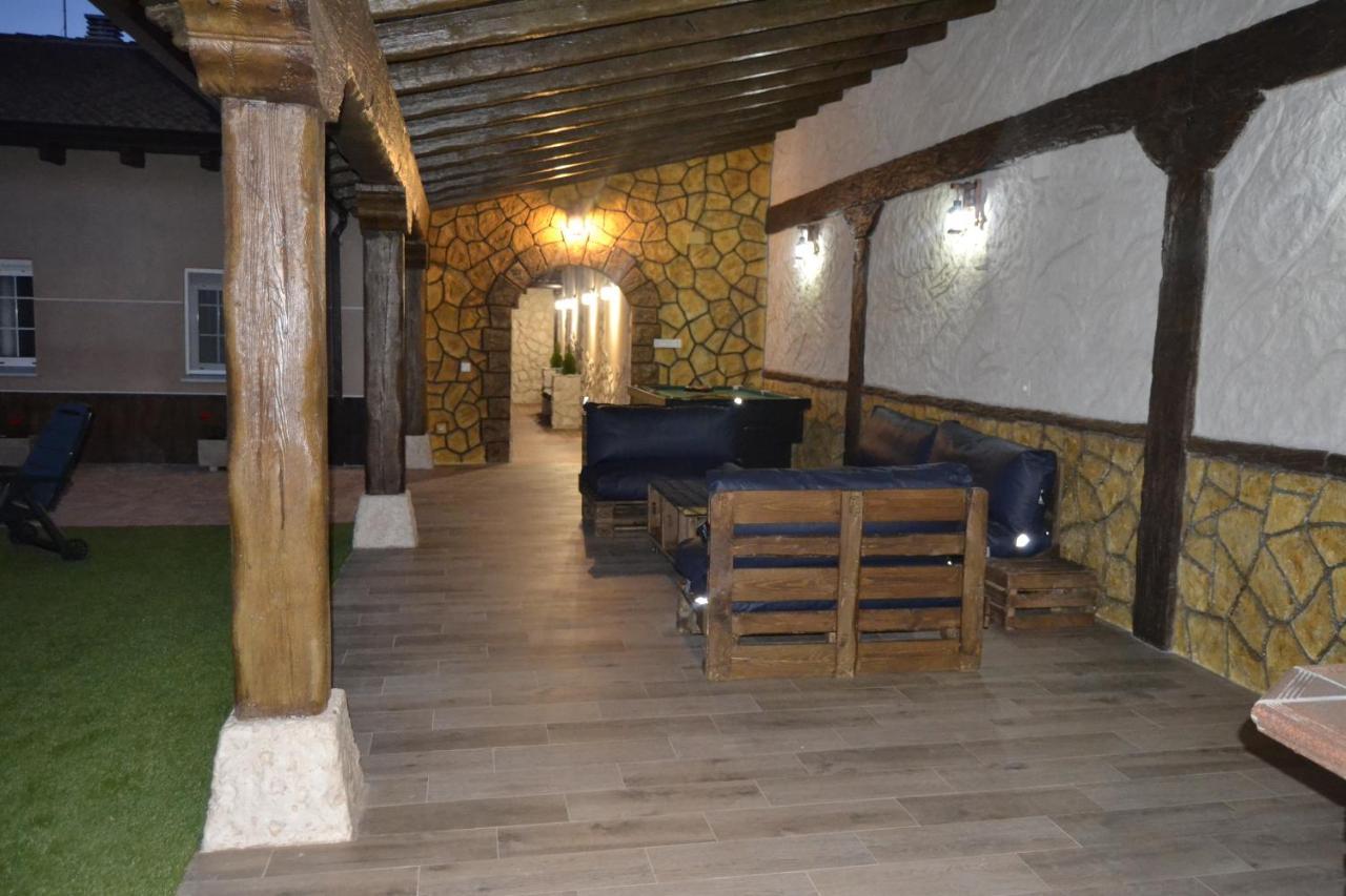 El Capricho De Los Carrascos Juarros de Voltoya Bagian luar foto