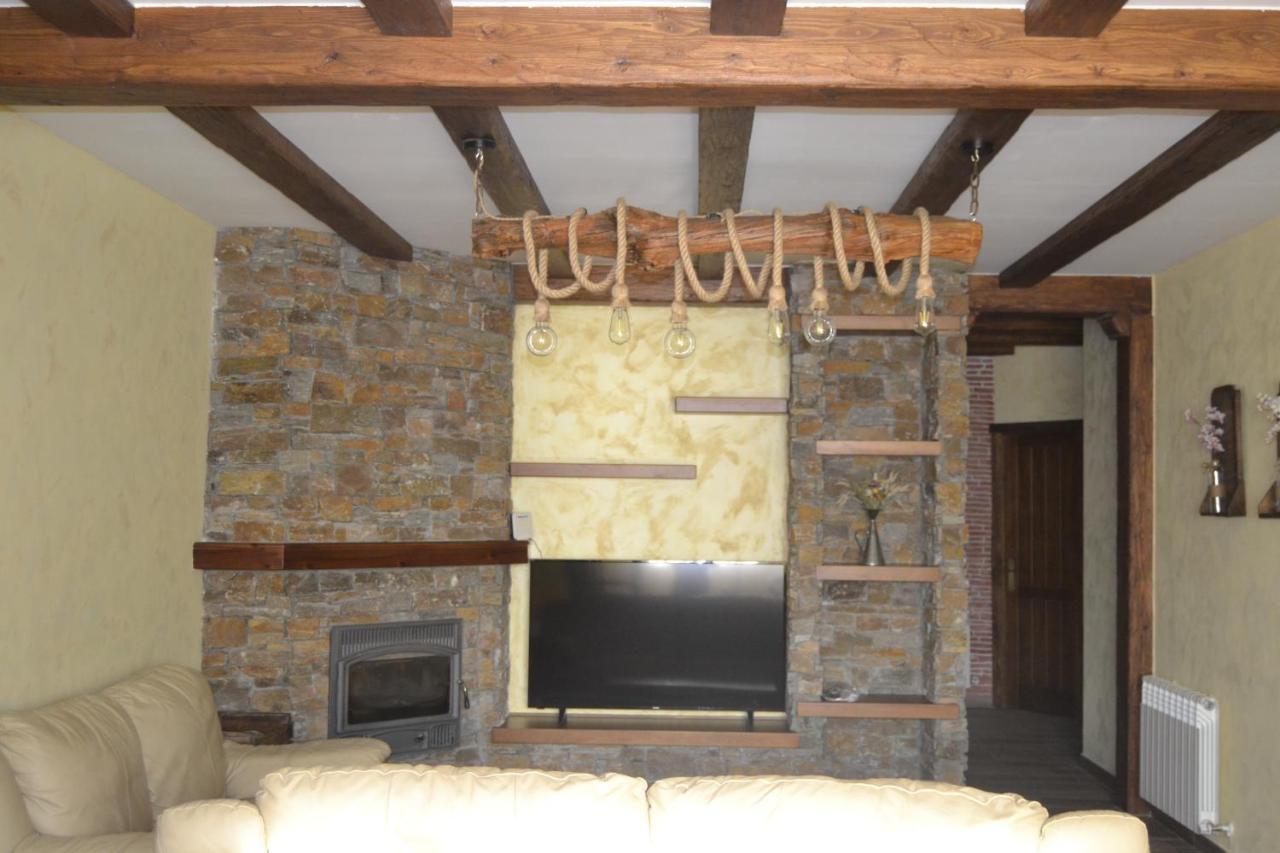 El Capricho De Los Carrascos Juarros de Voltoya Bagian luar foto